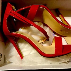 Red heels 👠